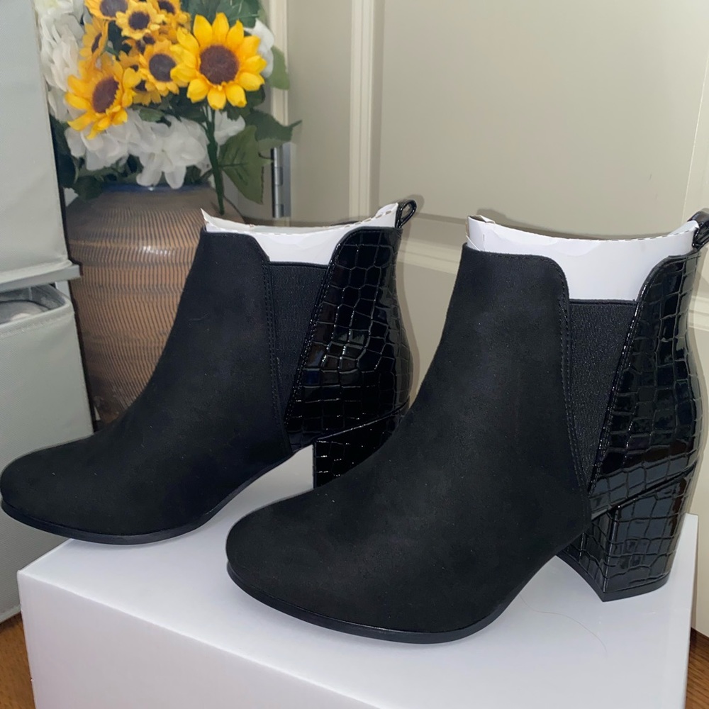Doris Ankle Boot - Black - 6.5 Wide- Never Worn